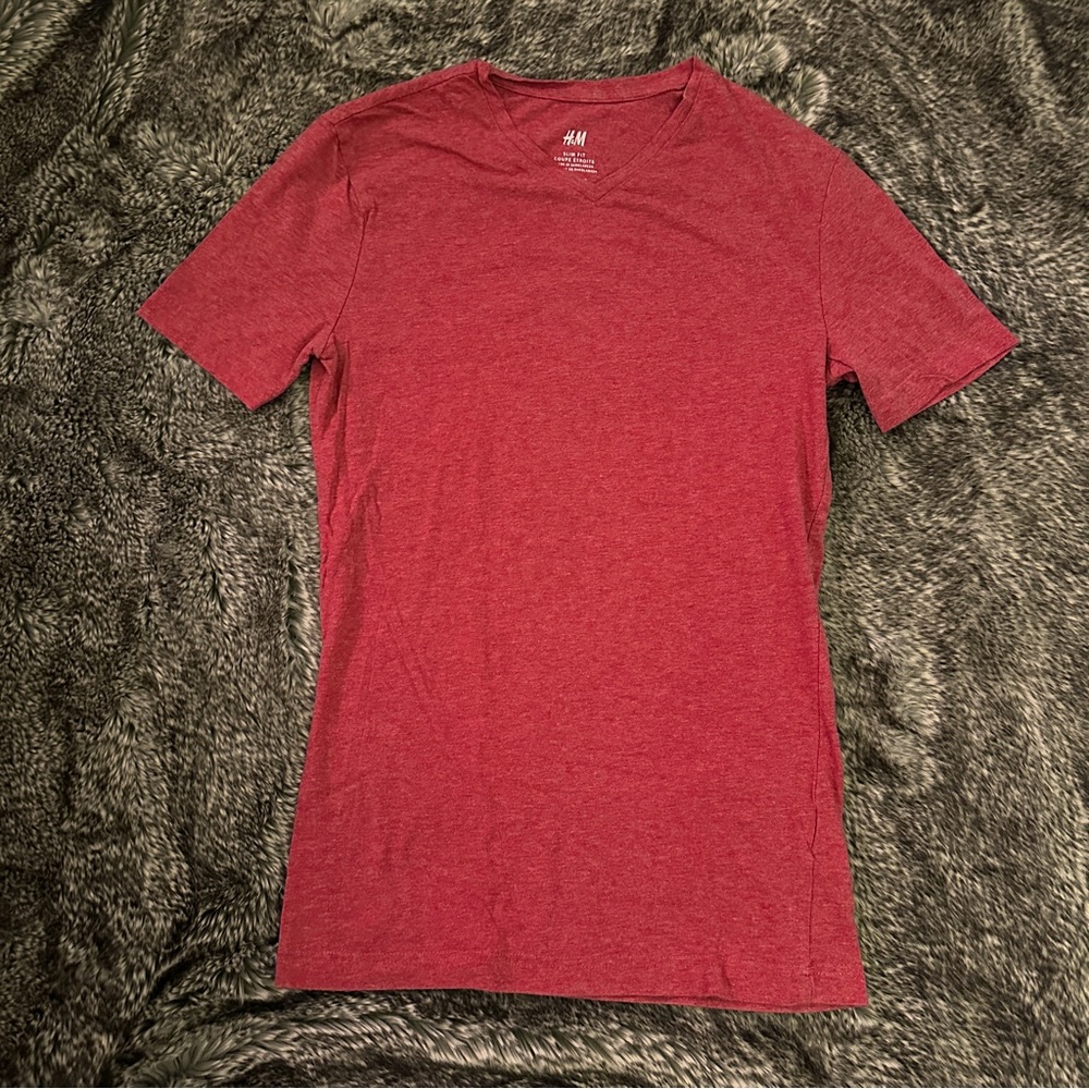 Men’s Casual V-neck T-shirt from H&M